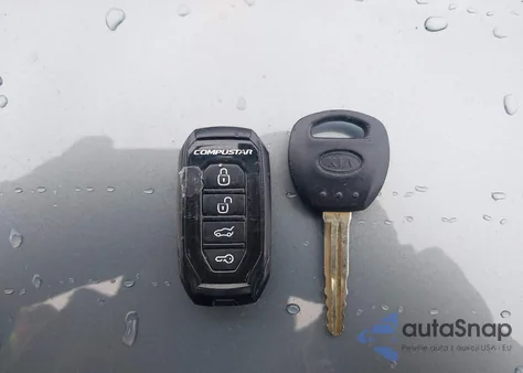 2009 Kia Sedona Lx z USA, uszkodzony, nr VIN KNDMB233096280879